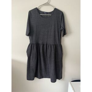 GAP Large Womens Gray Knee Length Short Sleeve Dress Pockets Basics Professional